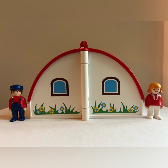 🏡Playmobil Playhouse with 2 Figures. Excellent Condition. - Picture 7 of 9